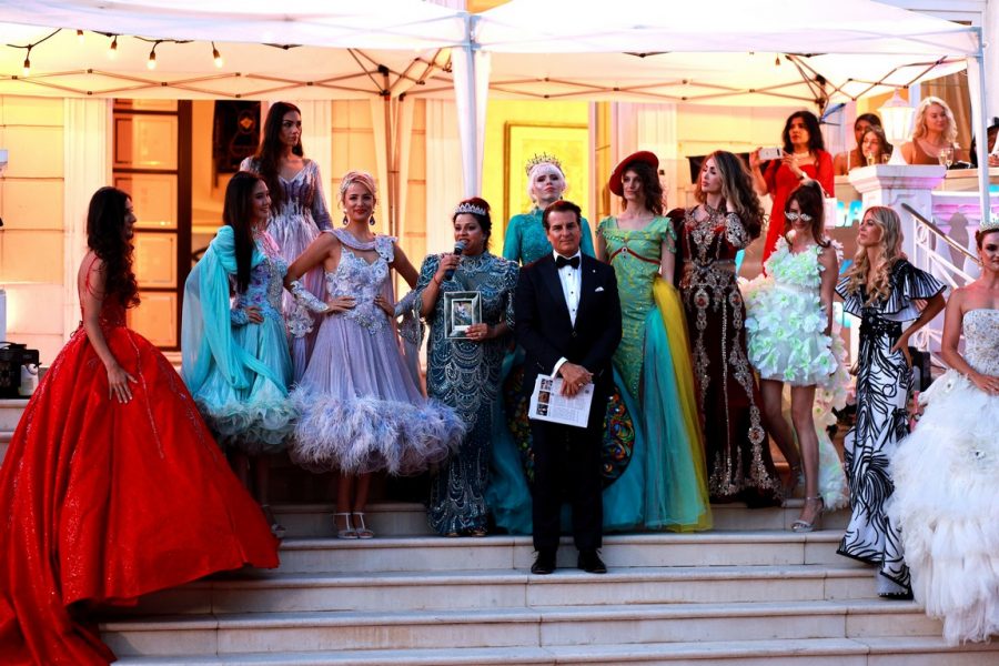 Gala-Abend mit Präsentationen der weltweit führenden Mode- und Accessoire-Designer und Auftritten von Weltklasse-Talenten in Cannes. Der großartige Schauspieler und Produzent Vincent De Paul moderierte. (Photos Courtesy of Event City International)