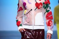 Danny Reinke präsentierte seine Kollektion STUPID CUPID im Rahmen der Fashion Week Berlin. (Photo by Sebastian Reuter/Getty Images for COLLECTIVEFOUR Danny Reinke)