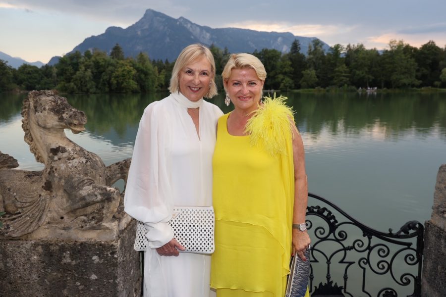 GW COSMETICS® Charity Gala in Salzburg: Carla Rumler, Marlies Muhr. (Foto Franz Neumayr)