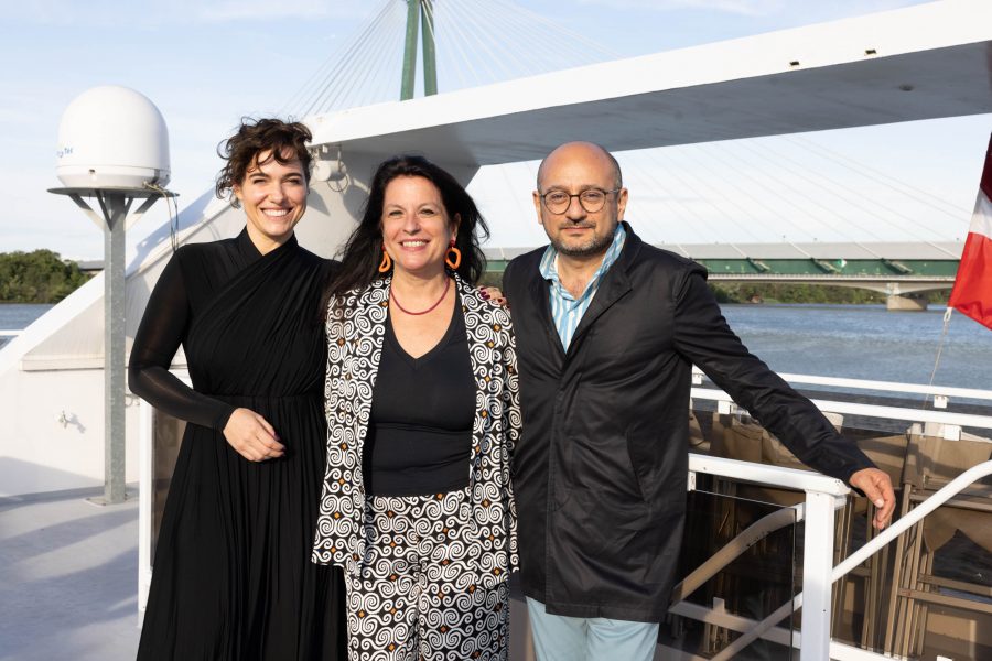 Die Präsidenten der Akademie des Österreichischen Films Verena Altenberger und Arash T. Riahi mit Katharina Albrecht, Leiterin der Akademie. (Foto eSeL - Lorenz Seidler)