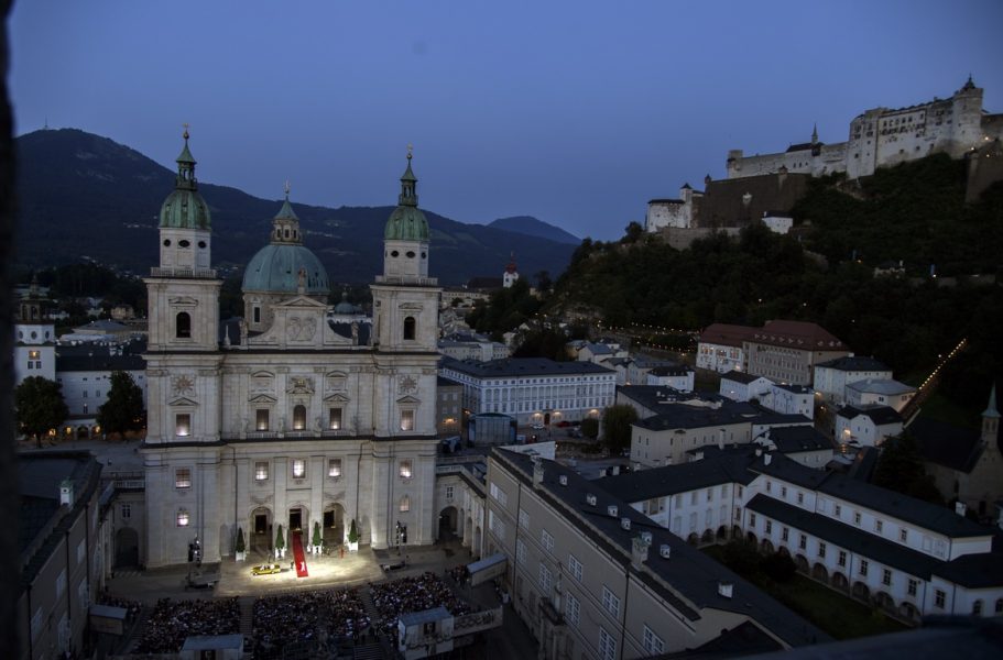 Salzburger Festspiele - Domplatz. Blick über die Jedermann Bühne 2024. (Foto SF / Ruth Walz)